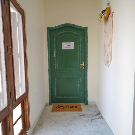 Destin Olympus Banjara Hostel ไฮเดอราบัด ภายนอก รูปภาพ