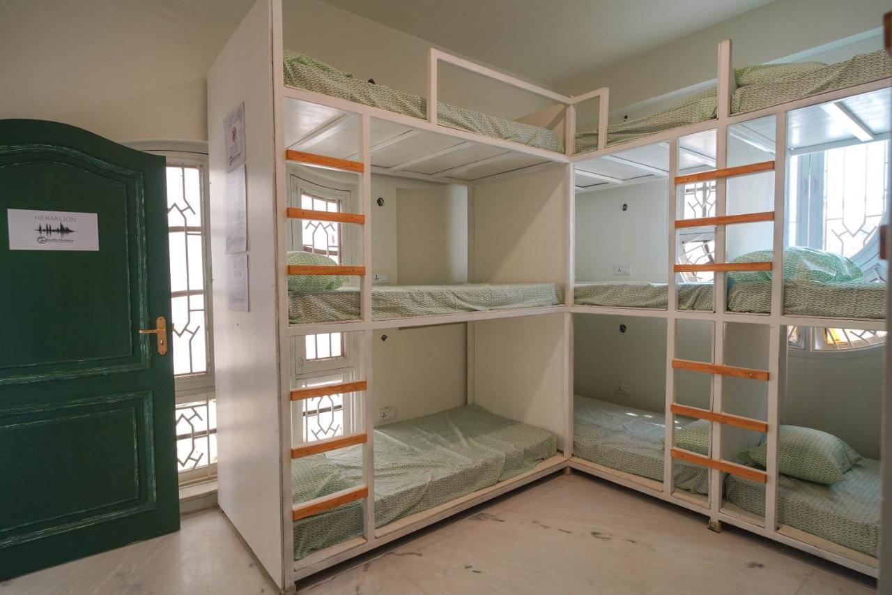 Destin Olympus Banjara Hostel ไฮเดอราบัด ภายนอก รูปภาพ