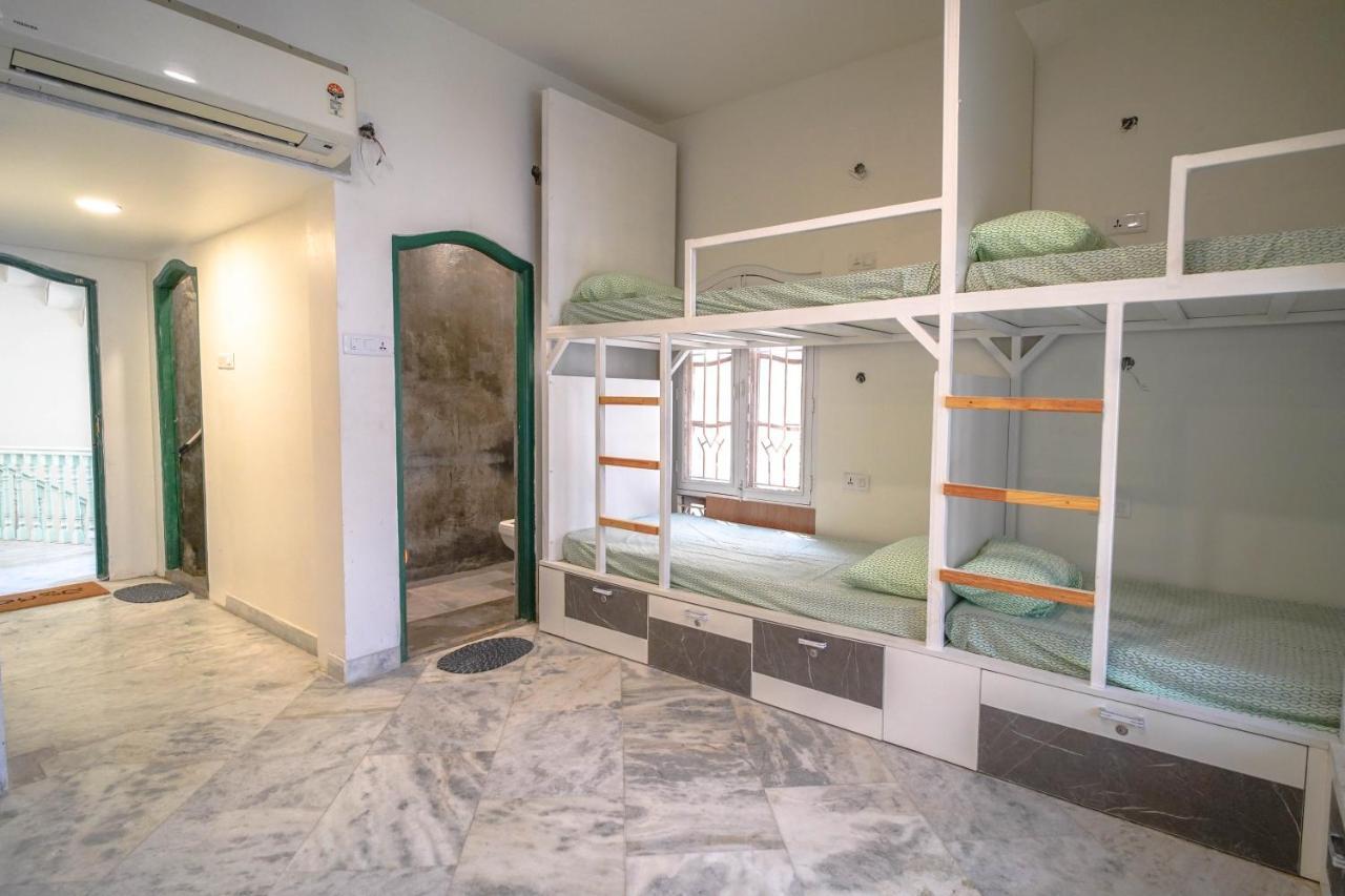 Destin Olympus Banjara Hostel ไฮเดอราบัด ภายนอก รูปภาพ