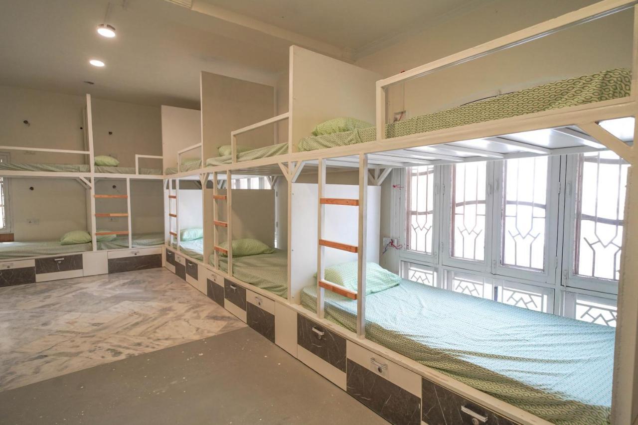 Destin Olympus Banjara Hostel ไฮเดอราบัด ภายนอก รูปภาพ